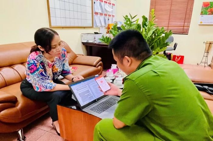 Hướng dẫn Ban giám hiệu Trường tiểu học An Hưng cài đặt và sử dụng ứng dụng “báo cháy 114”