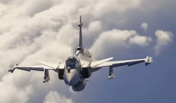Công ty hình dung máy bay chiến đấu Gripen E đóng vai trò chỉ huy nhiệm vụ chiến thuật cho 1 hoặc nhiều ACP, phối hợp với máy bay cảnh báo sớm và kiểm soát trên không GlobalEye.