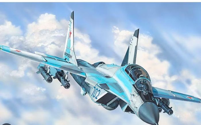 Về hình dáng, MiG-35 vẫn mang nhiều đặc điểm quen thuộc của dòng MiG-29. Máy bay sử dụng 2 động cơ turbofan RD-33MK, có tốc độ tối đa khoảng Mach 2,25.