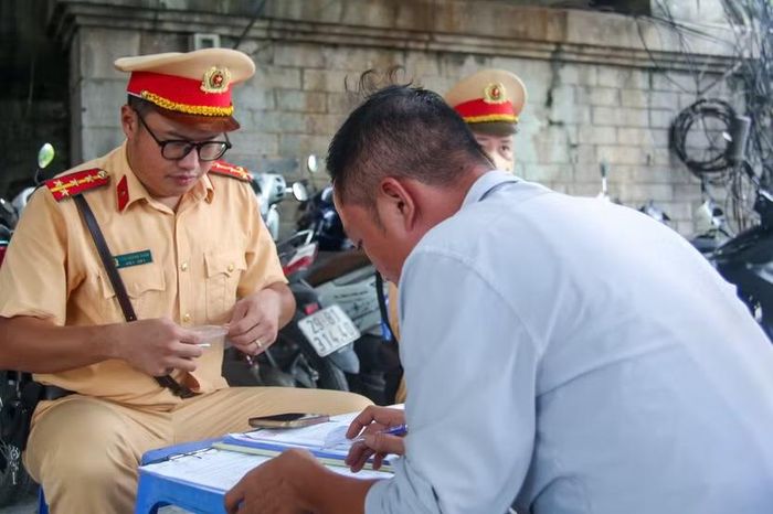 Phát hiện 253 trường hợp vi phạm nồng độ cồn trong ngày đầu nghỉ lễ tại Hà Nội