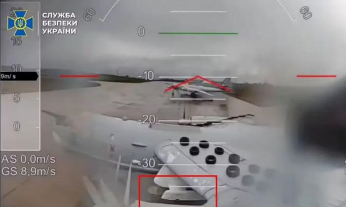 Nhà lãnh đạo Ukraine cho biết đây là một trong những cơ sở lọc dầu lớn của Nga tại khu vực này.