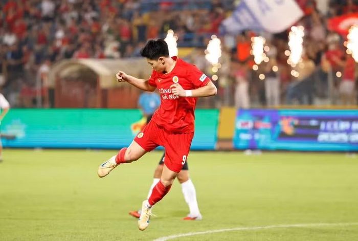 Sau khi trở thành Cầu thủ hay nhất ASEAN Cup 2026, Đình Bắc cũng ghi bàn ở trận này