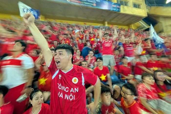 Những pha bóng đẹp mắt mang đến những bàn thắng đẹp làm các cổ động viên CLB Công an Hà Nội sống trong cảm xúc dâng trào