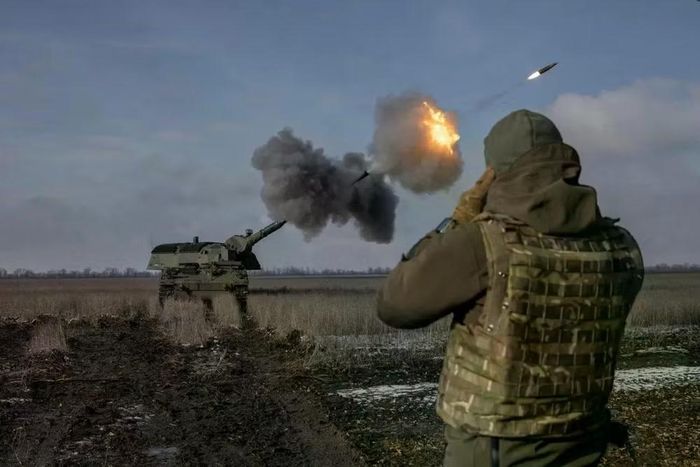 Ukraine đã có được cơ hội sử dụng một phần khoản vay 90 tỷ euro của EU (trong đó 60 tỷ euro dành cho viện trợ quân sự) để mua vũ khí, khí tài, trang thiết bị quân sự bên ngoài châu Âu.
