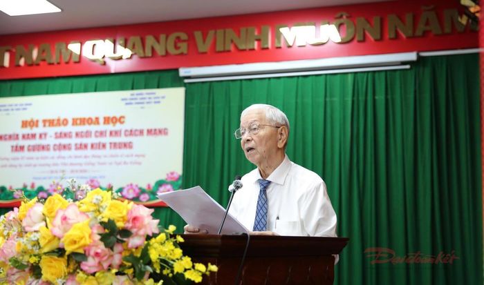 Ông Phạm Chánh Trực chia sẻ về ý nghĩa và những bài học lịch sử của cuộc khởi nghĩa Nam Kỳ. Ảnh: T.Luân.