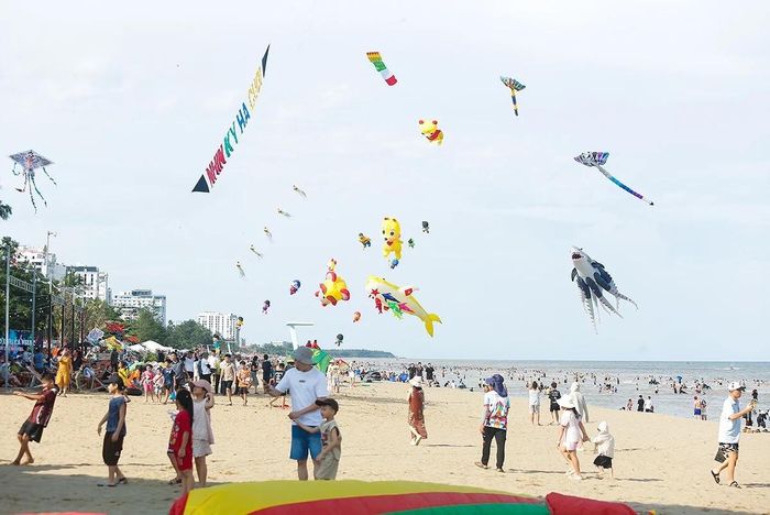 Người dân, du khách có những trải nghiệm đặc biệt trong thời gian diễn ra festival. Ảnh: Duy Tính