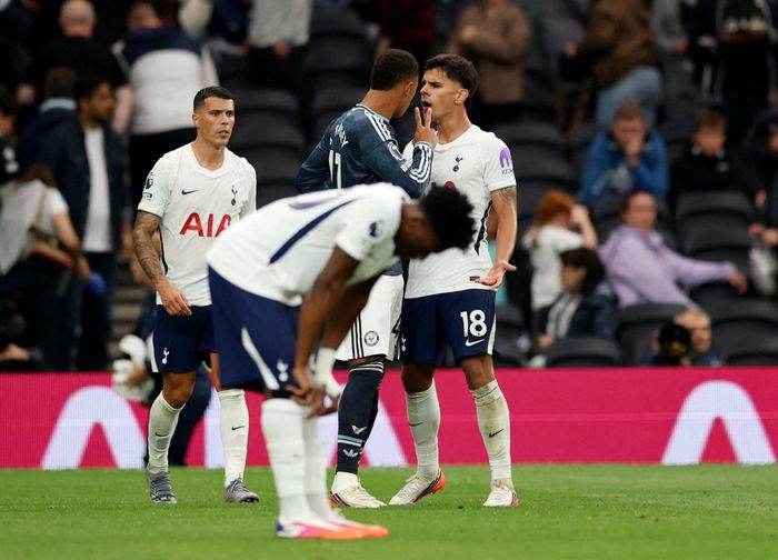  Thất bại trước Newcastle cho thấy vấn đề của Tottenham không chỉ nằm ở chất lượng cầu thủ, mà còn ở tâm lý và khả năng phản ứng trước nghịch cảnh. 