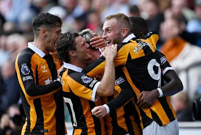  Hull giữ sạch lưới hai trận liên tiếp sau khi lần lượt đánh bại MU và Coventry ở hai vòng đầu Premier League. 