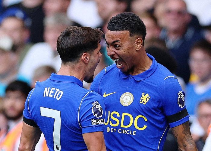 Morgan Rogers tiếp tục hòa nhập nhanh với Chelsea khi kiến tạo cho Pedro Neto ghi bàn vào lưới Brighton.