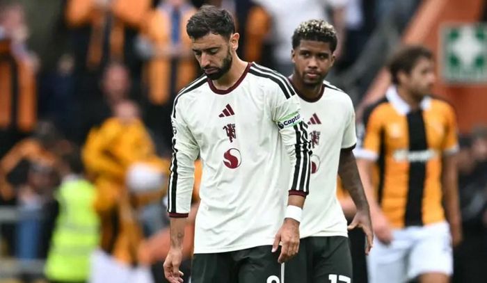 Man United gây thất vọng khi thúc thủ 0-2 trên sân tân binh Hull City