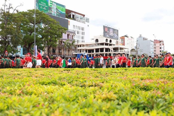 Tuyến đường Nguyễn Tất Thành chính là cung đường đi bộ của hoạt động hưởng ứng