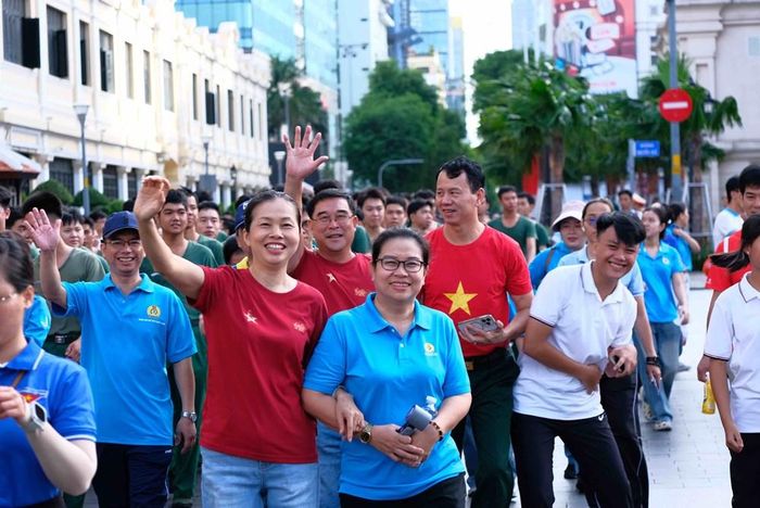 Sự kiện không chỉ là một hành trình rèn luyện sức khoẻ mà còn là dịp để mọi người lan toả tinh thần đoàn kết, ý chí quyết tâm và năng lượng tích cực trong cộng đồng