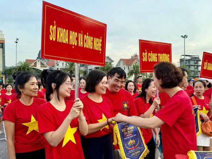 Các Sở ban ngành cùng tham gia giải chạy