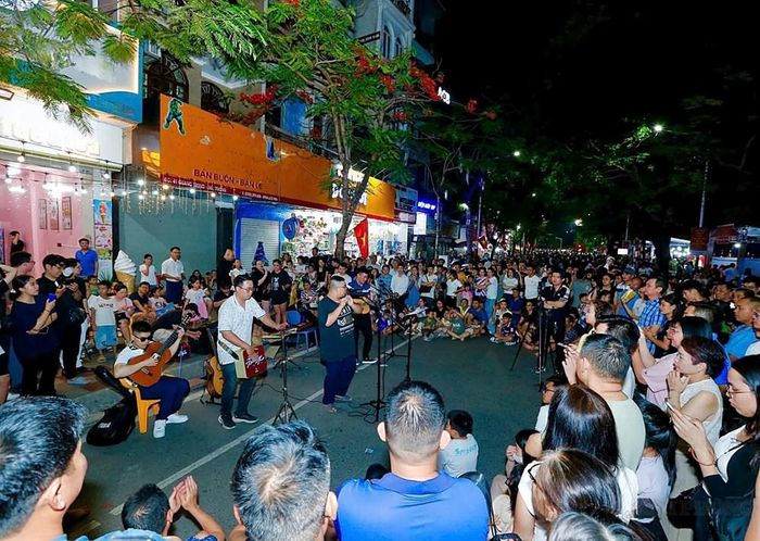 Hình thức trình diễn sẽ được tổ chức trên đường phố