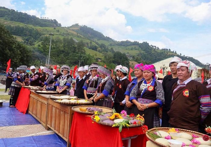 Đến nay, truyền thống làm bánh giày vẫn được cộng đồng người Mông ở Mù Cang Chải gìn giữ và truyền dạy cho thế hệ trẻ. Những hội thi như dịp này không chỉ tạo không khí vui tươi trong ngày hội mà còn góp phần đưa nét đẹp văn hóa bản địa đến gần hơn với du khách