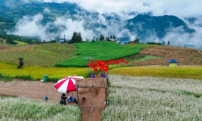 Không chỉ góp phần làm đẹp cảnh quan trong dịp Quốc khánh, công trình còn thể hiện tinh thần xung kích, trách nhiệm của tuổi trẻ địa phương trong việc chung tay xây dựng quê hương