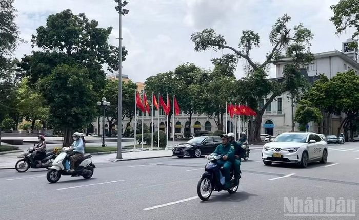 Dự báo khu vực Hà Nội có mây, ngày nắng, đêm có mưa vừa, cục bộ có nơi mưa to và rải rác có dông. (Ảnh minh họa: Đ.T)