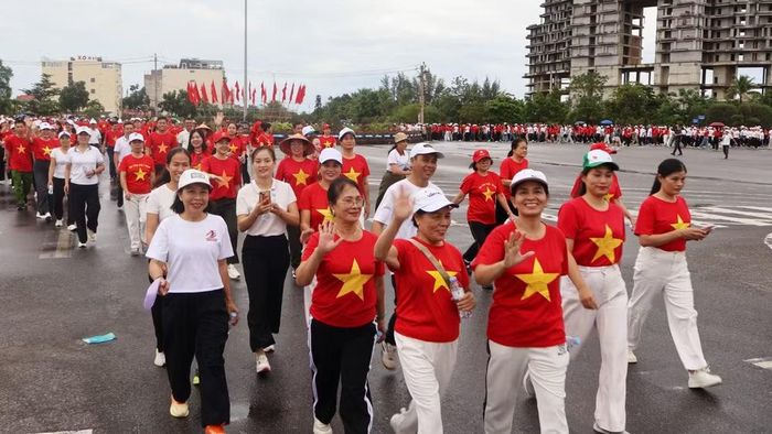 Ai cũng hồ hởi, tươi vui khi được tham dự chương trình. (Ảnh: HƯƠNG GIANG)