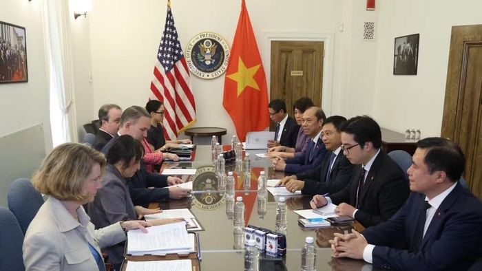 Cuộc gặp giữa Phó Thủ tướng Chính phủ Nguyễn Văn Thắng và Đại sứ Jamieson Greer, Trưởng đại diện Thương mại Hoa Kỳ (USTR) ngày 27/8/2026. Ảnh: TTXVN phát