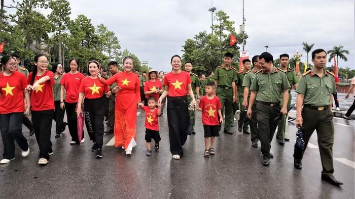Sự kiện “Cùng Việt Nam tiến bước 2026” do Báo Nhân Dân phối hợp Bộ Công an, Bộ Quốc phòng và Trung ương Đoàn Thanh niên Cộng sản Hồ Chí Minh tổ chức. (Ảnh: HP)