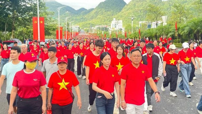 Lai Châu cùng cả nước đóng góp vào 10 tỷ bước xanh, vì Việt Nam bền vững.