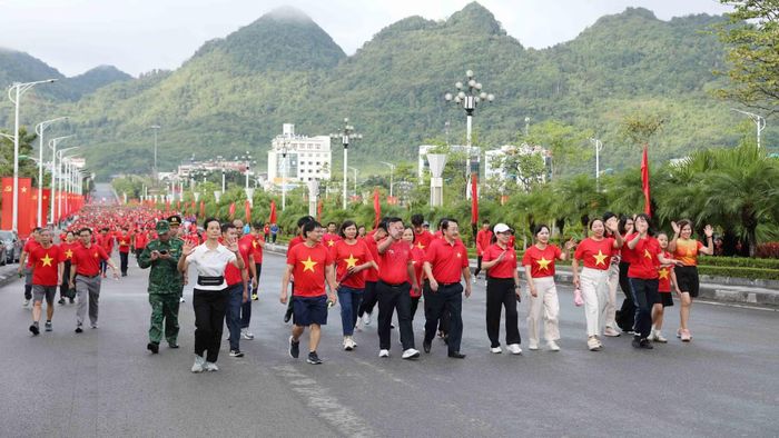 Hơn 11.000 người dân Lai Châu đồng lòng cùng cả nước hướng tới tương lai một Việt Nam xanh, bền vững.