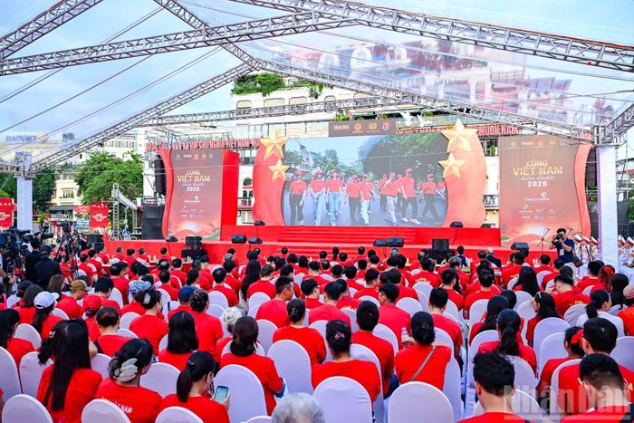 Quang cảnh Lễ khai mạc chương trình “Cùng Việt Nam tiến bước 2026”. (Ảnh: DUY LINH-THẾ ĐẠI)