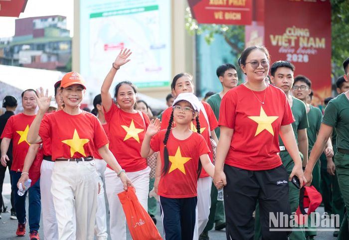 Tinh thần đoàn kết dân tộc chính là yếu tố quyết định của những con số kỷ lục. (Ảnh: MINH DUY)