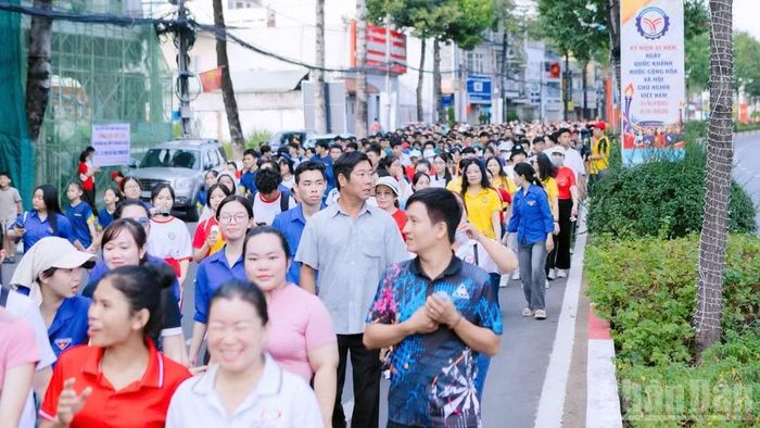 Đông đảo người dân ở Đồng Nai hưởng ứng tham gia chương trình.