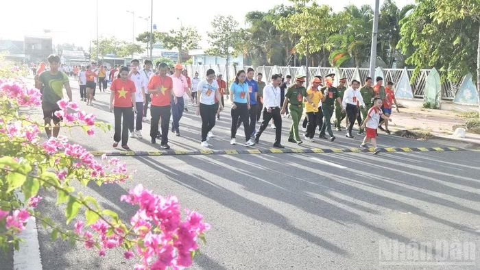 Cung đường đi bộ của các lực lượng tỉnh Đồng Tháp trong chương trình.