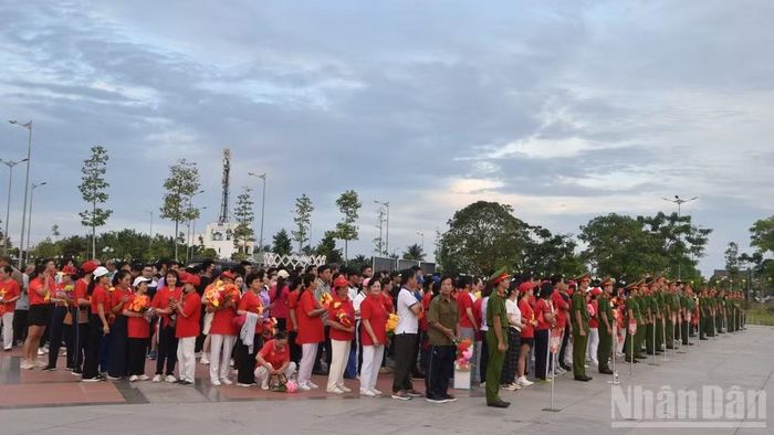 Các đoàn vào ổn định vị trí.