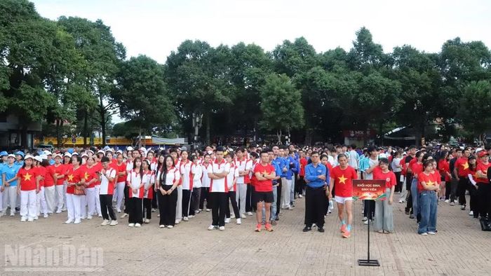 Đông đảo các lực lượng tham gia chương trình. (Ảnh: Công Lý)