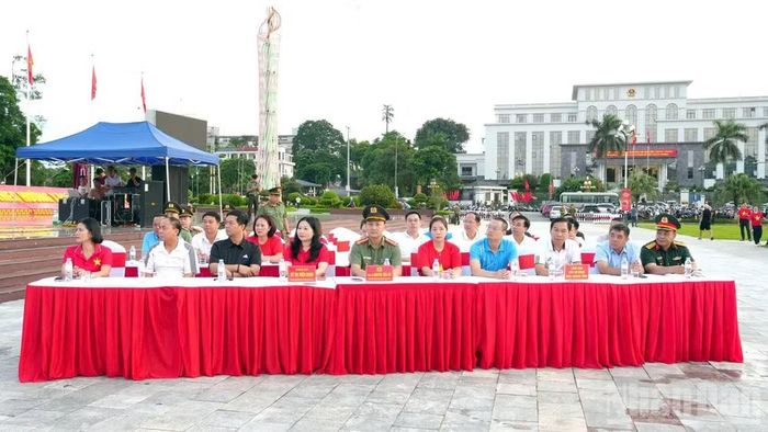 Các đại biểu tham dự sự kiện “Cùng Việt Nam tiến bước” năm 2026 tại Lào Cai.