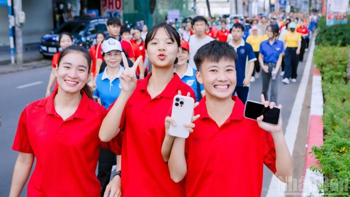 Học sinh phấn khởi, thích thú tham gia chương trình.