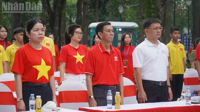 Đại biểu dự lễ thượng cờ tại điểm cầu Thành phố Hồ Chí Minh.