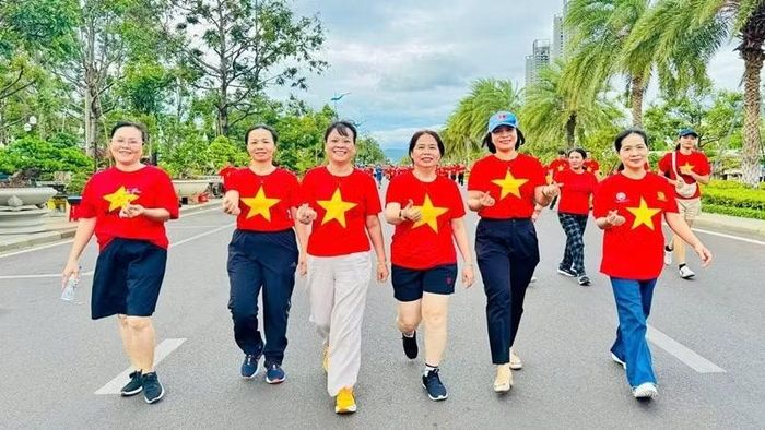 Niềm vui của người dân địa phương khi tham gia sự kiện văn hóa-thể thao quy mô lớn hướng tới kỷ niệm Ngày Quốc khánh 2/9. (Ảnh: Doãn Công)