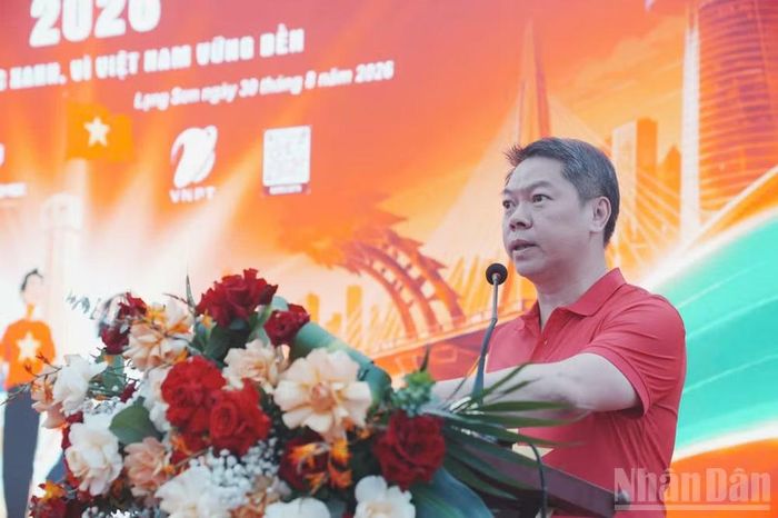 Đồng chí Đoàn Thanh Sơn, Tỉnh ủy viên, Phó Chủ tịch Ủy ban nhân dân tỉnh Lạng Sơn phát biểu khai mạc chương trình tại điểm cầu tỉnh Lạng Sơn. (Ảnh: Quốc Đạt)