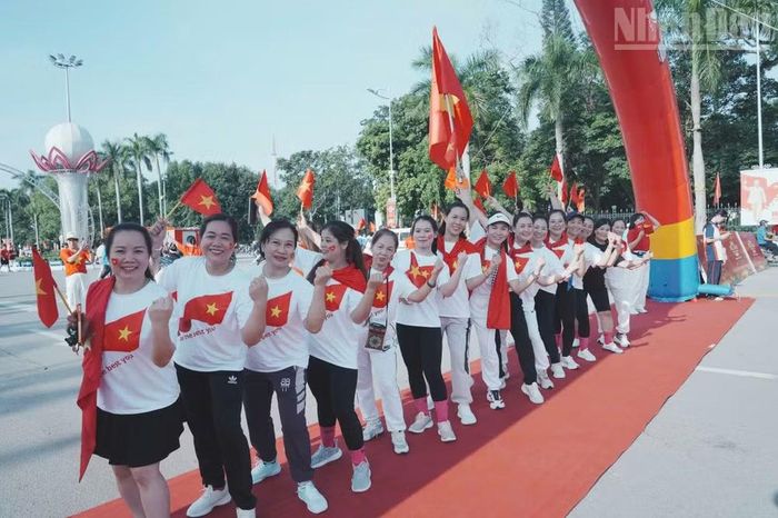 Nhân dân tỉnh Lạng Sơn chia sẻ nhiều khoảnh khắc thú vị tại chương trình. (Ảnh: Quốc Đạt)