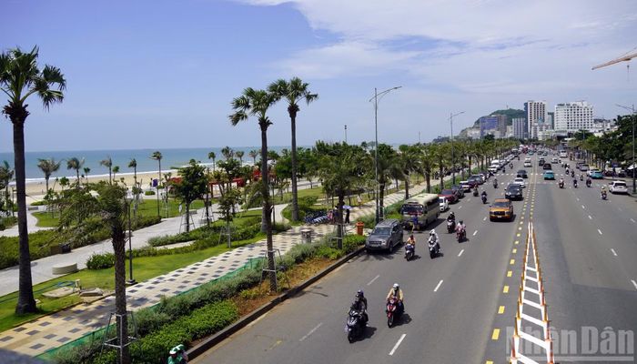 Đường Thùy Vân thông thoáng, không ùn ứ xe như những dịp lễ trước đây. (Ảnh: Đình Thìn)