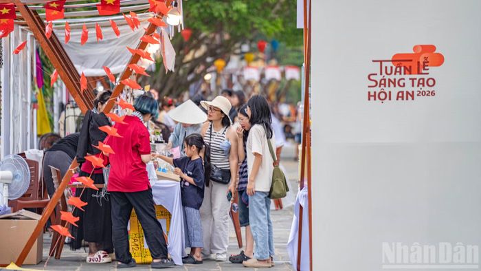 Điểm nhấn đặc sắc của kỳ nghỉ lễ năm nay là các không gian tương tác thuộc Tuần lễ Sáng tạo Hội An 2026.