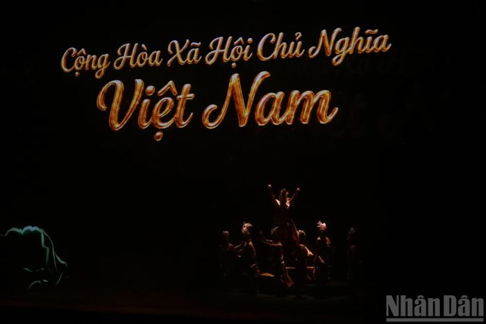 Các tiết mục nghệ thuật tại chương trình thể hiện sự kết nối giữa giá trị thiêng liêng, bất diệt của độc lập, tự do và khát vọng phát triển phồn vinh, văn minh, hạnh phúc của dân tộc Việt Nam trong kỷ nguyên mới.