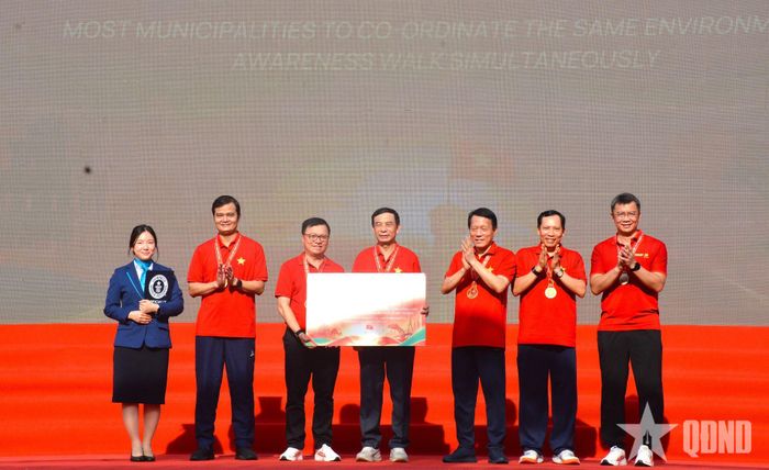 Tổ chức Kỷ lục Guinness thế giới công bố “Cùng Việt Nam tiến bước” năm 2026 xác lập Kỷ lục Guinness thế giới.