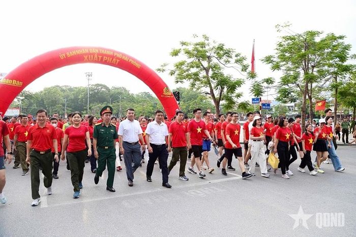 Hơn 3.000 người tại Hải Phòng tham dự sự kiện đi bộ.
