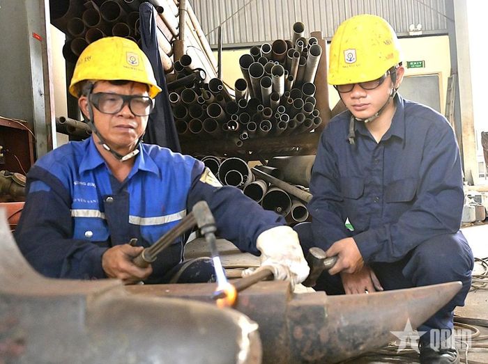 Hơn 50 năm xây dựng, phát triển và trưởng thành, các thế hệ cán bộ, công nhân viên, người lao động Nhà máy X55 đã xây dựng nên truyền thống “Chủ động sáng tạo, khắc phục khó khăn, đoàn kết hiệp đồng, hoàn thành nhiệm vụ”.  
