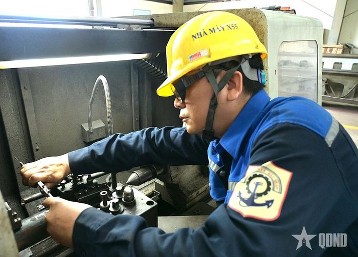Tận tụy, tỉ mỉ trong mọi công việc.