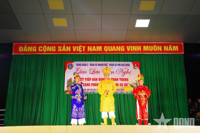 Hoạt động giao lưu văn hóa, văn nghệ góp phần thắt chặt tình đoàn kết giữa cán bộ, chiến sĩ Sư đoàn 9 với đơn vị kết nghĩa.