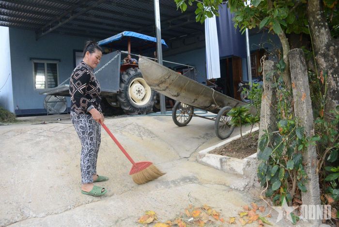 Trước mùa mưa bão, các gia đình đều chuẩn bị sẵn thuyền nhôm, áo phao, lương thực, thực phẩm.