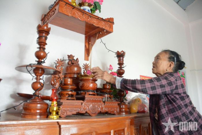  Người dân xã Hòa Thịnh dâng hương tưởng nhớ tổ tiên, ông bà và các anh hùng liệt sĩ nhân kỷ niệm 81 năm Quốc khánh 2-9.