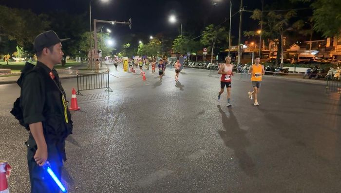 Lực lượng công an triển khai các phương án bảo đảm an ninh, trật tự, an toàn giao thông.