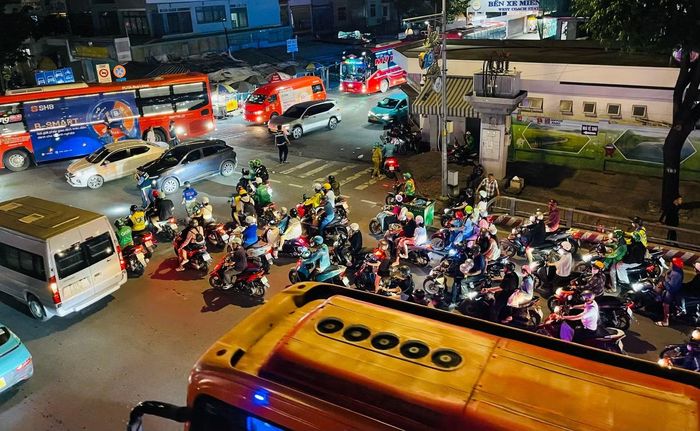 Hành trình về quê nghỉ lễ Quốc khánh 2/9 dù có đông đúc nhưng vẫn mang về thêm bao nhiêu niềm vui đoàn viên.